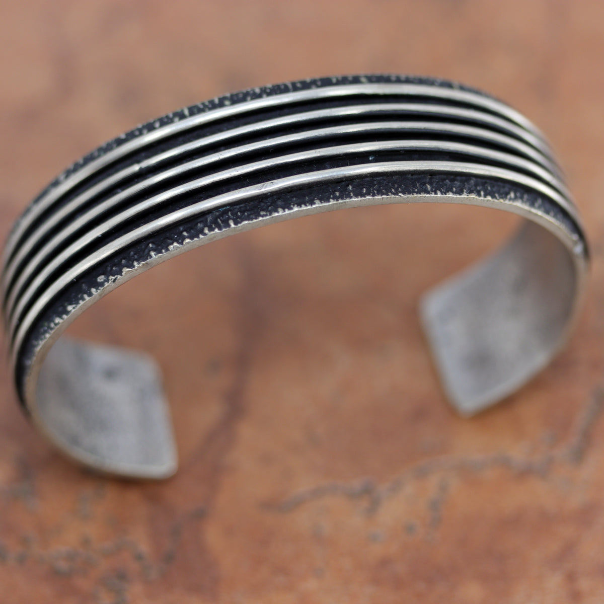 Navajo Sterling Silver Cuff Bracelet by L Tahe – Jewelry Native American